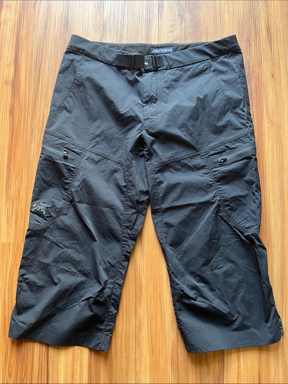 Arc'teryx Pants Womens Size 8 Black Light Nylon Capri Hiking Outdoor Trek
